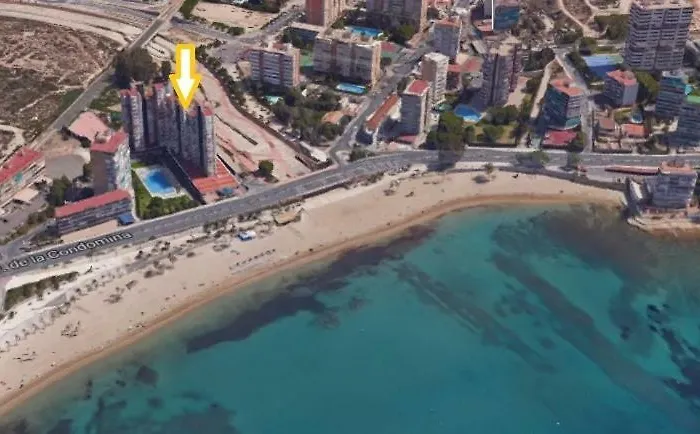 En 1ª Linea Con Piscina アリカンテ